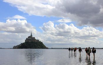 traversée de la baie du mont saint michel marcher sur l'eau traversée de la baie du mont saint michel